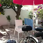 Δωμάτια σε οικογενειακή κατοικία Marina's Λάρνακα