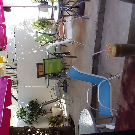 Marina's منزل للإقامة لارنكا