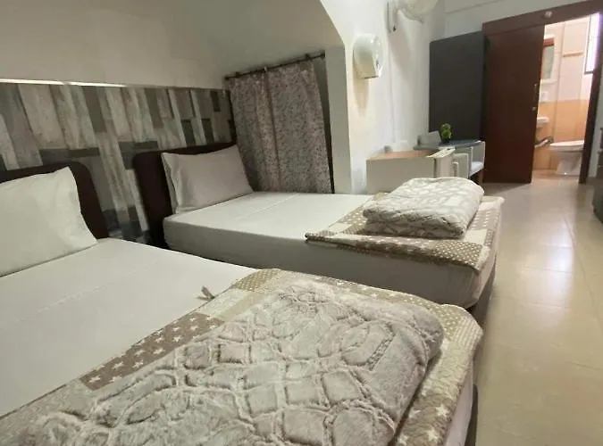 Проживання в сім'ї Marina's