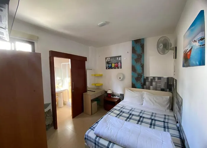 Marina's Ларнака