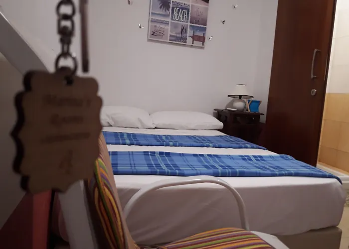 Проживання в сім'ї Marina's Ларнака