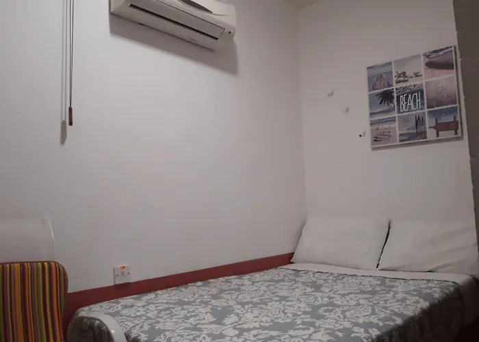 Проживання в сім'ї Marina's