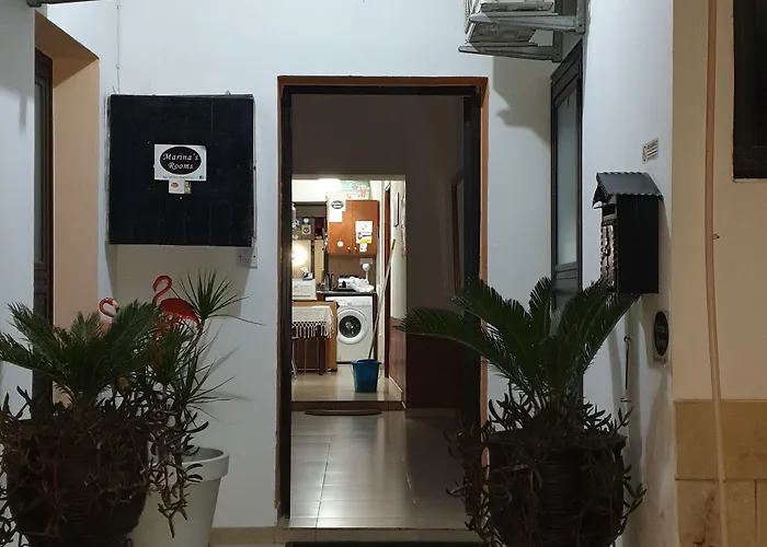 Проживання в сім'ї Marina's *